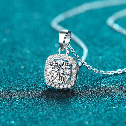 NeeTim 1ct 2ct D VVS1 Moissanite Necklace for Women Sterling Silver 925 with White Gold Plated Lab Diamond Pendant Necklaces