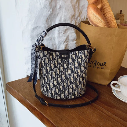 Vintage Light Luxury Bucket Bag Handbag for Women 2026 New Spring High-End Versatile Commuting Shoulder and Crossbody Bag