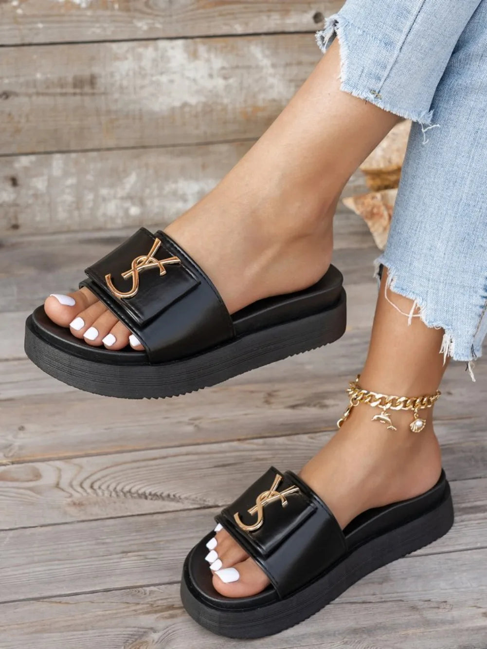 Slippers Luxury Shoes Women Platform Design Slides Fashion Letters Ladies Shoes Casual Slipper Outside Non-slip Slippers Sandals