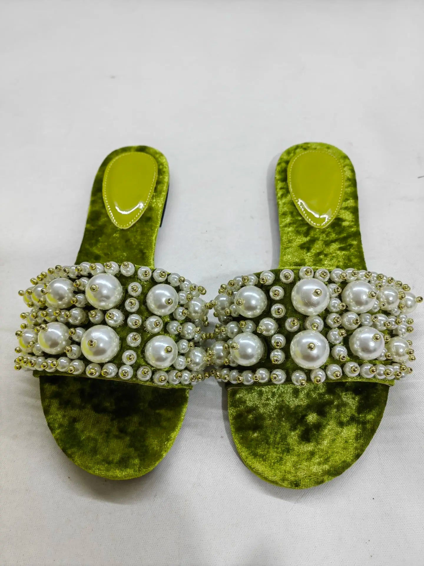 Outdoor Slippers Pearl Decor Flat Slippers Women Flannel Open Toe Slides Slip On Luxury Sandals Elegant Comfortable Summer Shoes