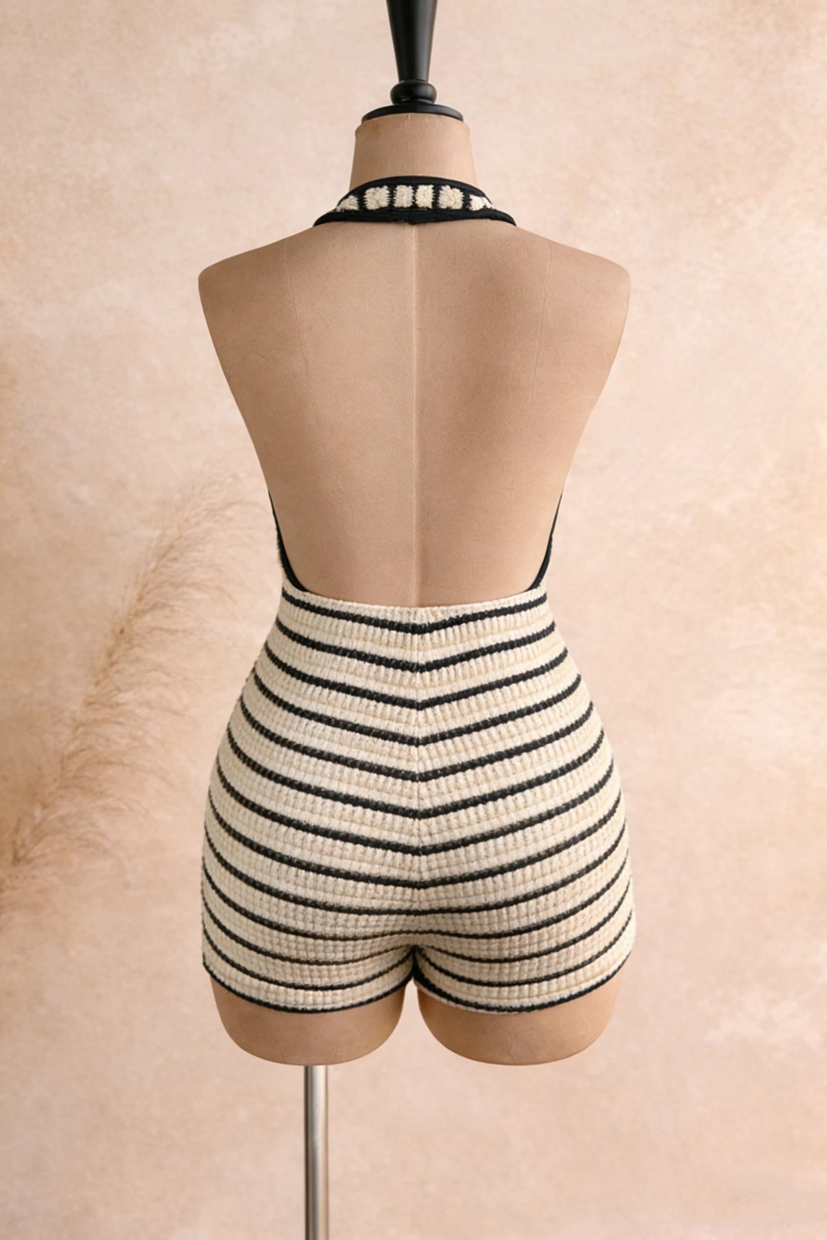 Women's Vacation Striped Knitted Textured Wave Fabric Deep V-Neck Backless Jumpsuit, Stylish and Fitted Jumpsuit Suitable for Pa