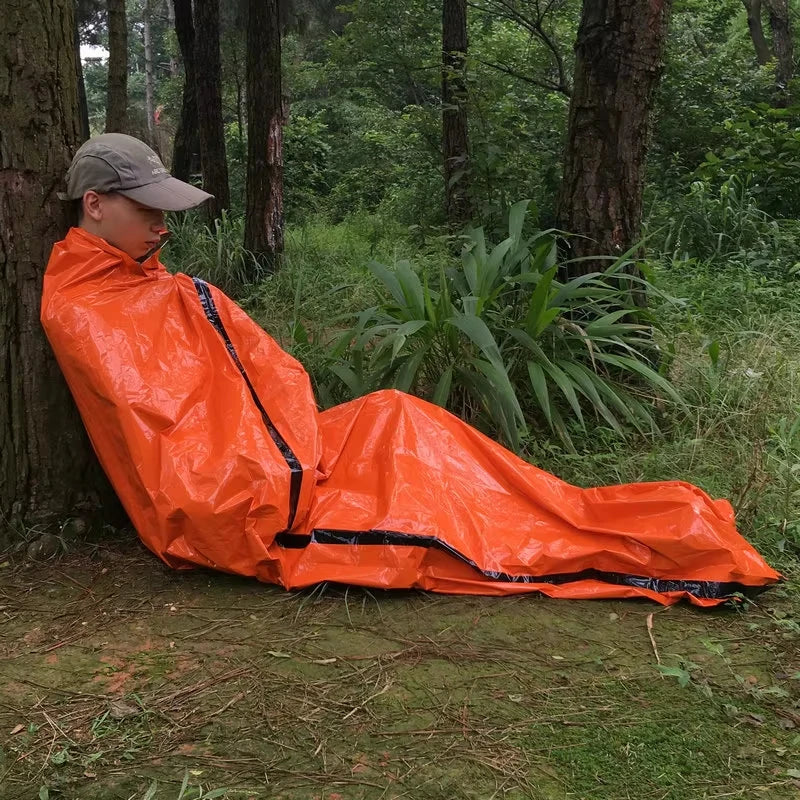 Emergency Sleeping Bag Ultra Waterproof Mylar Thermal Blankets Lightweight Survival Sleeping Bag Keep Warm for Camping Hiking