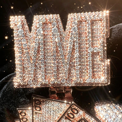 Ice Crystal Wealth Letter Stereoscopic Portrait Hip Hop Personalized Pendant Can Be Paired with Cuban Chain Male and Female Rap Singer Party Accessories Unique Jewelry Anniversary Gifts