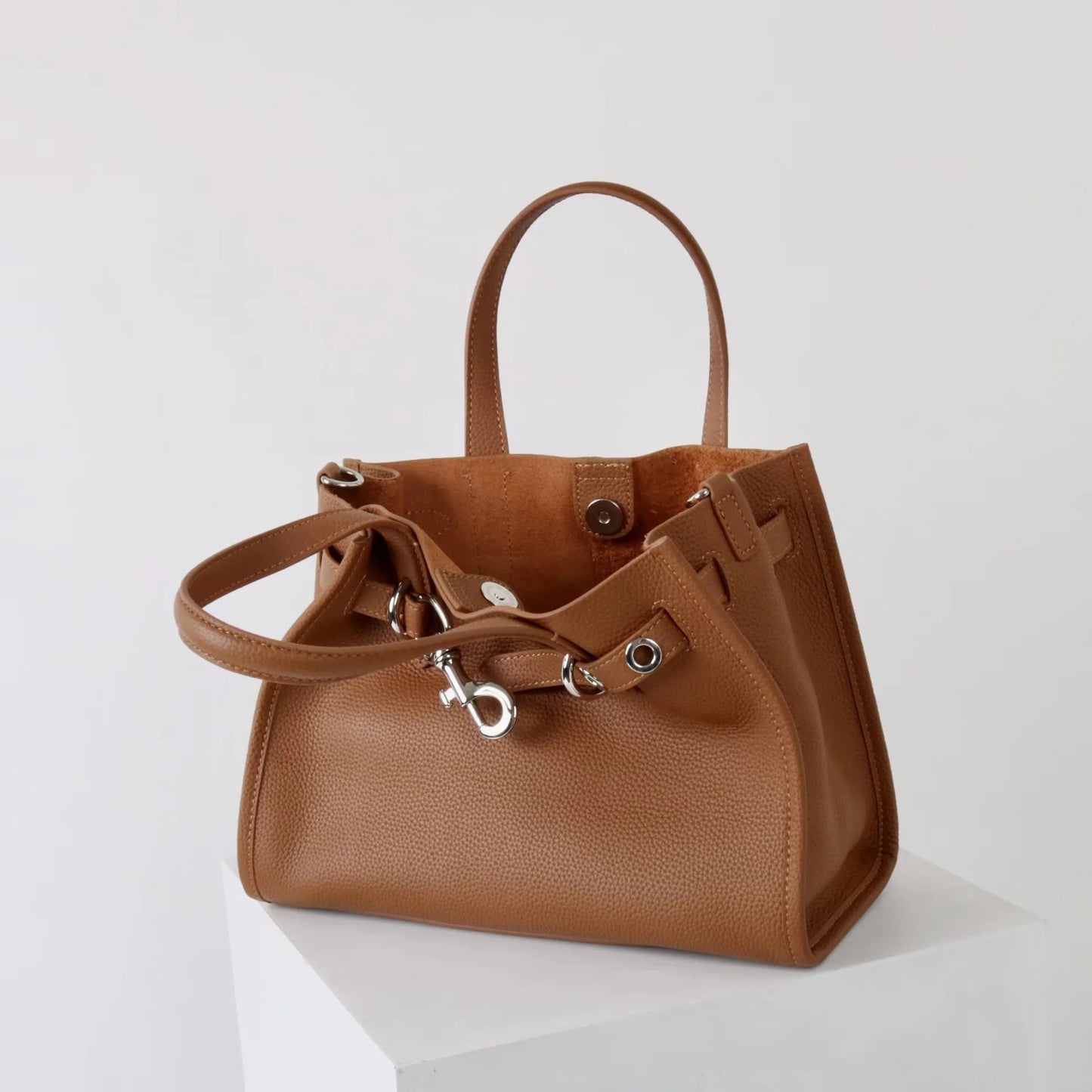 2026 Top grade Women's Genuine Leather Bag High Quality Casual Versatile Handbags Female Shoulder Bags Commute Totes Coffee