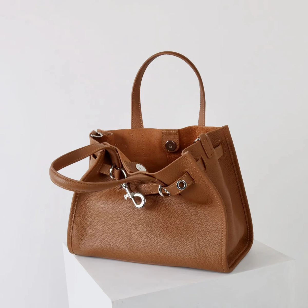 2026 Top grade Women's Genuine Leather Bag High Quality Casual Versatile Handbags Female Shoulder Bags Commute Totes Coffee