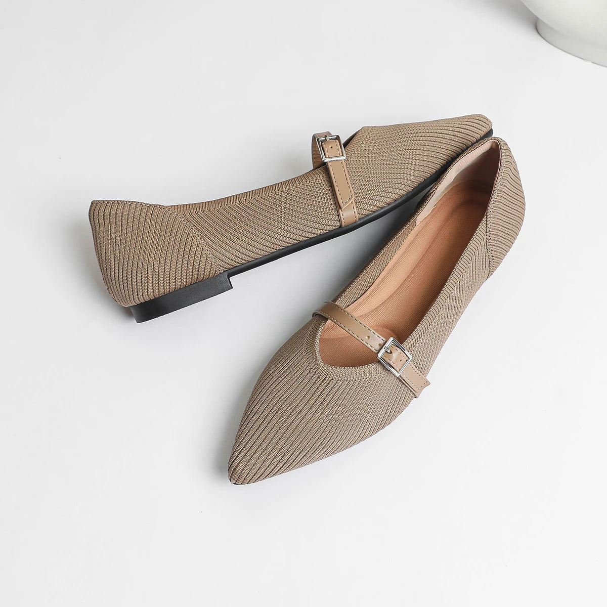 Women's flat shoes with pointed soft knitted sole breathable and comfortable shoes Spring and Autumn 2024 new model