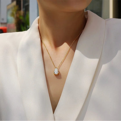 RAPRGOLD 7x10.5mm 2.5CT Moissanite Elegant Water Drop Pendant Necklaces for Women Chains Neck Fine Jewelry Gift with Certificate