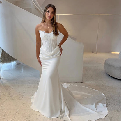 Mermaid Wedding Dresses Strapless Sleeveless Satin Bride Dress with Lace Pleat Beach White Bridal Gown for Reception Customized