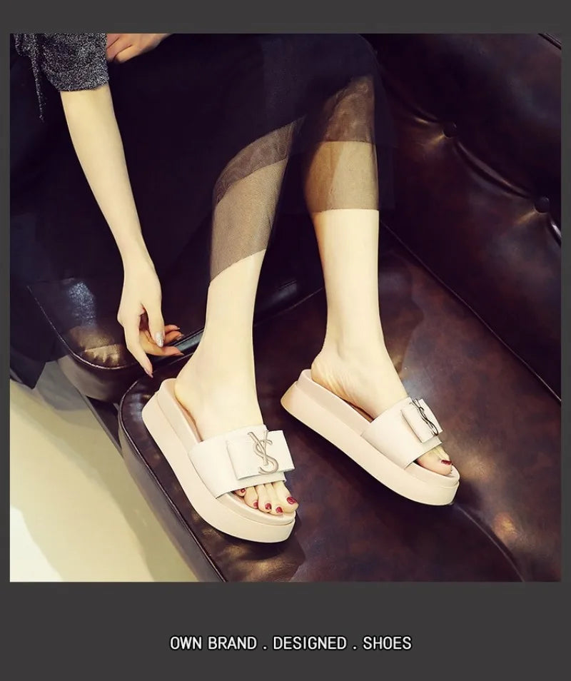 2025 Summer New Women's Fashion Letter Designer Sandals Casual Thick Bottom Round Toe Leather Beach Shoes Женские Сандалии