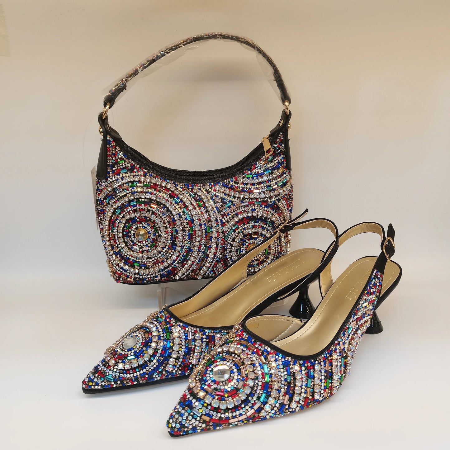 New Elegant Nigerian Women’s Gold Colour Heeled Shoes With Match Rhinestone Handbag Set Italian Design for Parties
