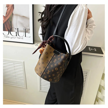 2025 Luxury Designer Women'S Shoulder Bag High-End Fashional Water Bucket Bag Crossbody Bags Unique Women Clutch Travel Tote Bag
