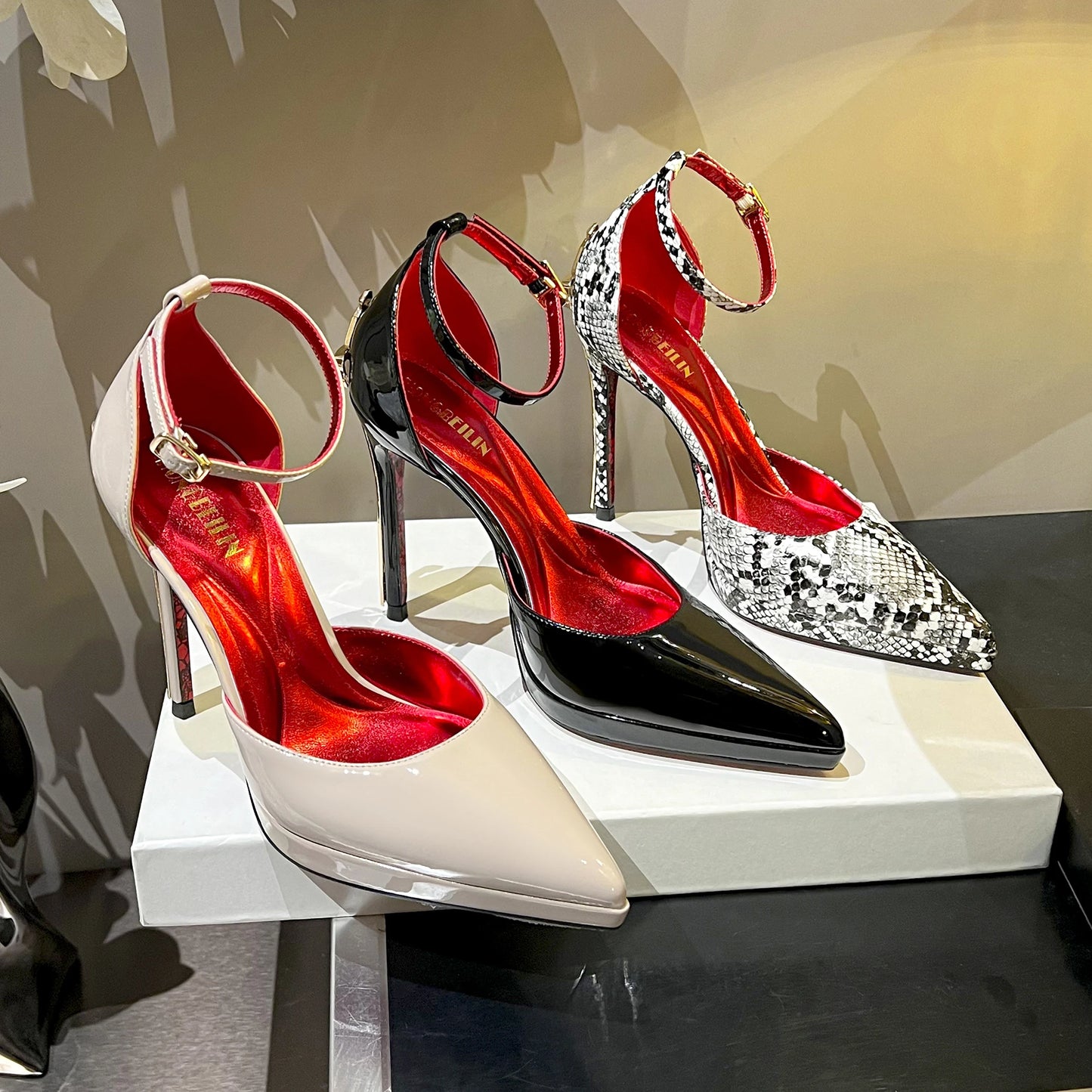 Luxury Stiletto Women's Sandals with Fashion Metal Decoration Pointed Toe Casual Pumps Heels Elegant Womens Shoes Sandalias Muje