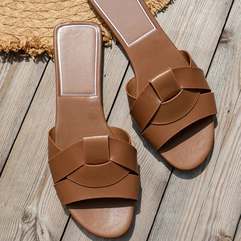 Designer Woman Flat Slippers 2026 New Woven with Comfortable Women's Shoes Casual Bottom Slippers Summer Women Sandals
