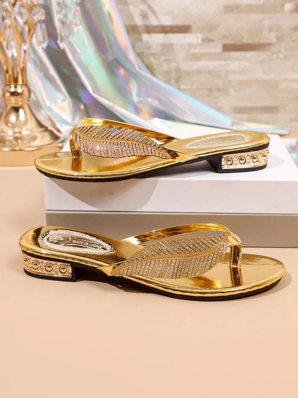 Luxury Rhinestone Leaf Flip Flops Woman Summer 2026 Gold Silver Crystal Low Heel Sandals Women Soft Bottom Lightweight Shoes 43
