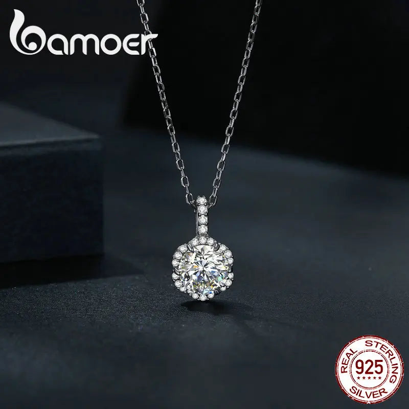 Bamoer 1 Carat Round Brilliant Cut Moissanite Pendant Necklace 925 Silver Flower Lab Diamond Test Past D Color Gemstone Necklace
