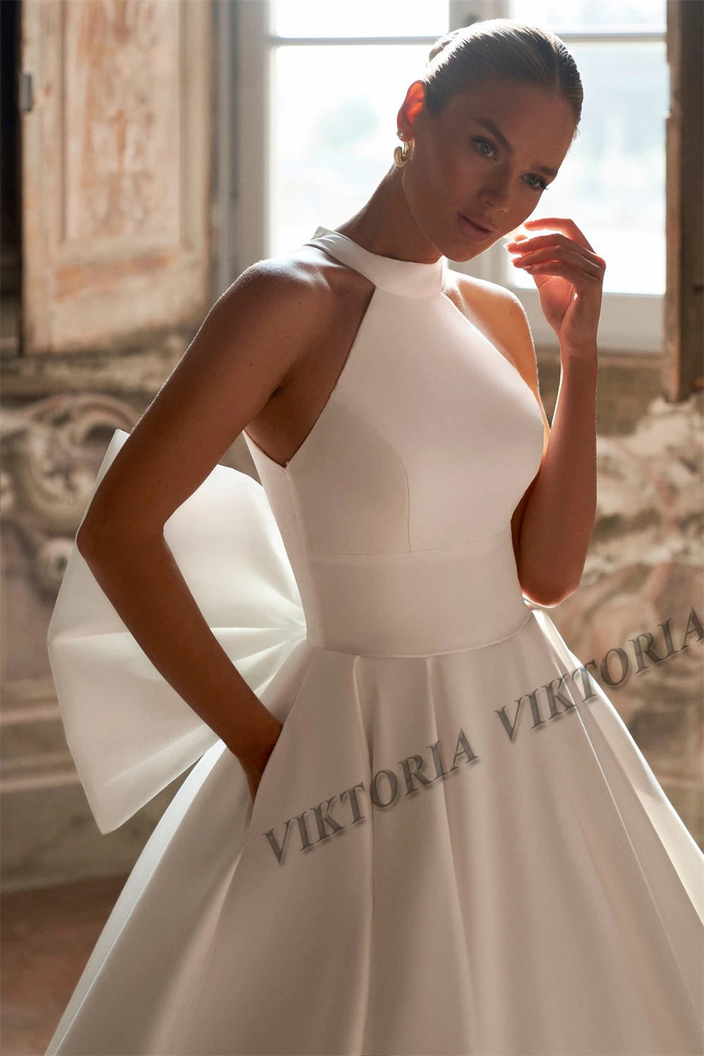 VIKTORIA Stylish Bow Wedding Dresses For Woman Bride Satin Backless Sleeveless Pleat Robe De Mariée Personalized Customized