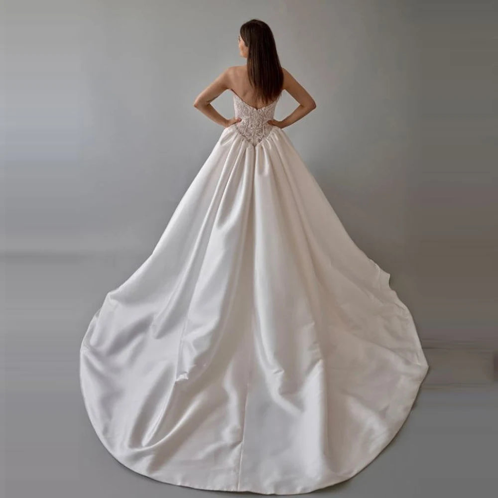 Elegant Off White Satin Women Wedding Dresses Sexy Sleeveless A-Line Gowns Mopping Length Banquet Vestidos De Novias Customized