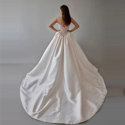 Elegant Off White Satin Women Wedding Dresses Sexy Sleeveless A-Line Gowns Mopping Length Banquet Vestidos De Novias Customized