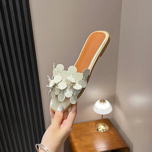 Luxury Floral Petal Flat Sandals Women 2025 Casual Slides Open Toe Sandalias Mujer Flipflops Home Slippers Femme Pantuflas Shoes