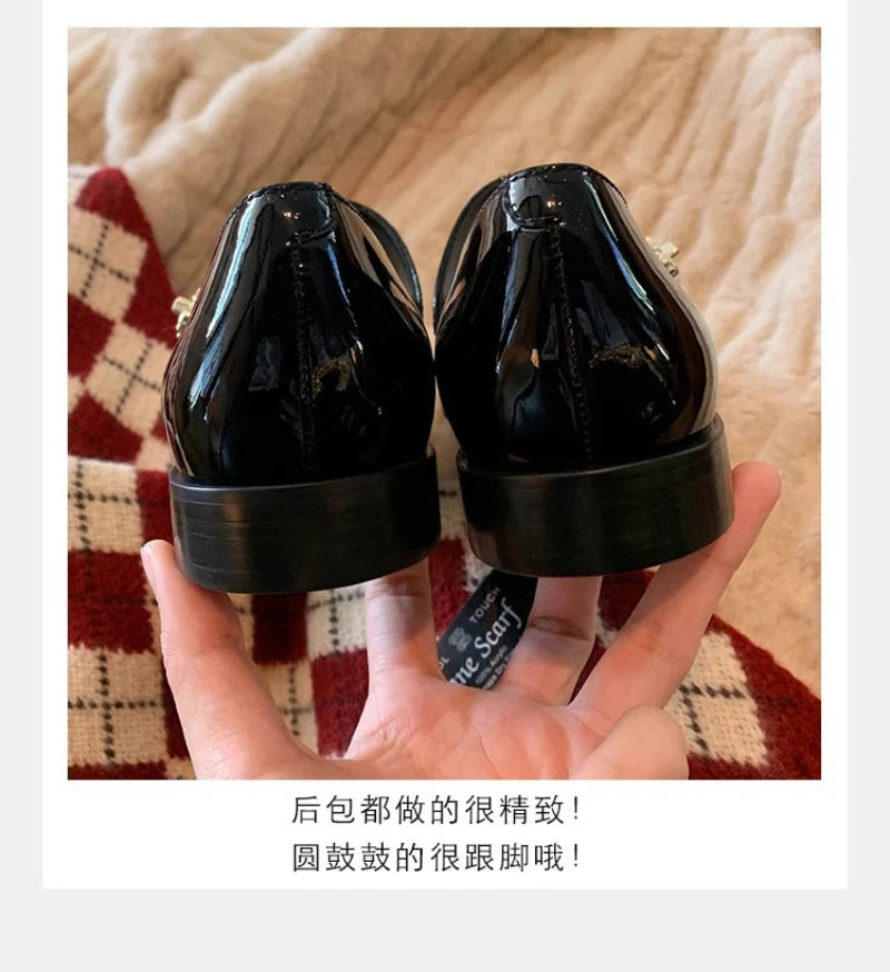 Women Two Tone Mary Jane Shoes 2026 New Patent Leather Buckle Strap Low Heel Casual Shoes For Office And Daily Wear Elegant