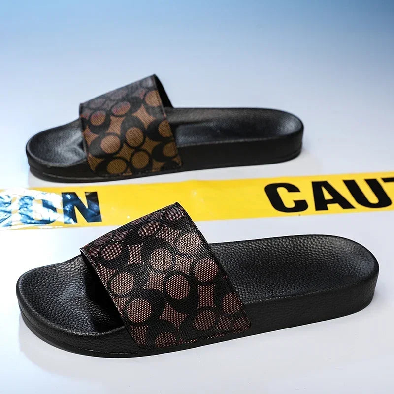 Outdoor Sandals Clogs Beach Slippers Summer Men Fashion Slippers Indoor Home Slides Bathroom Shoes Comfortable Soft Flip Flops