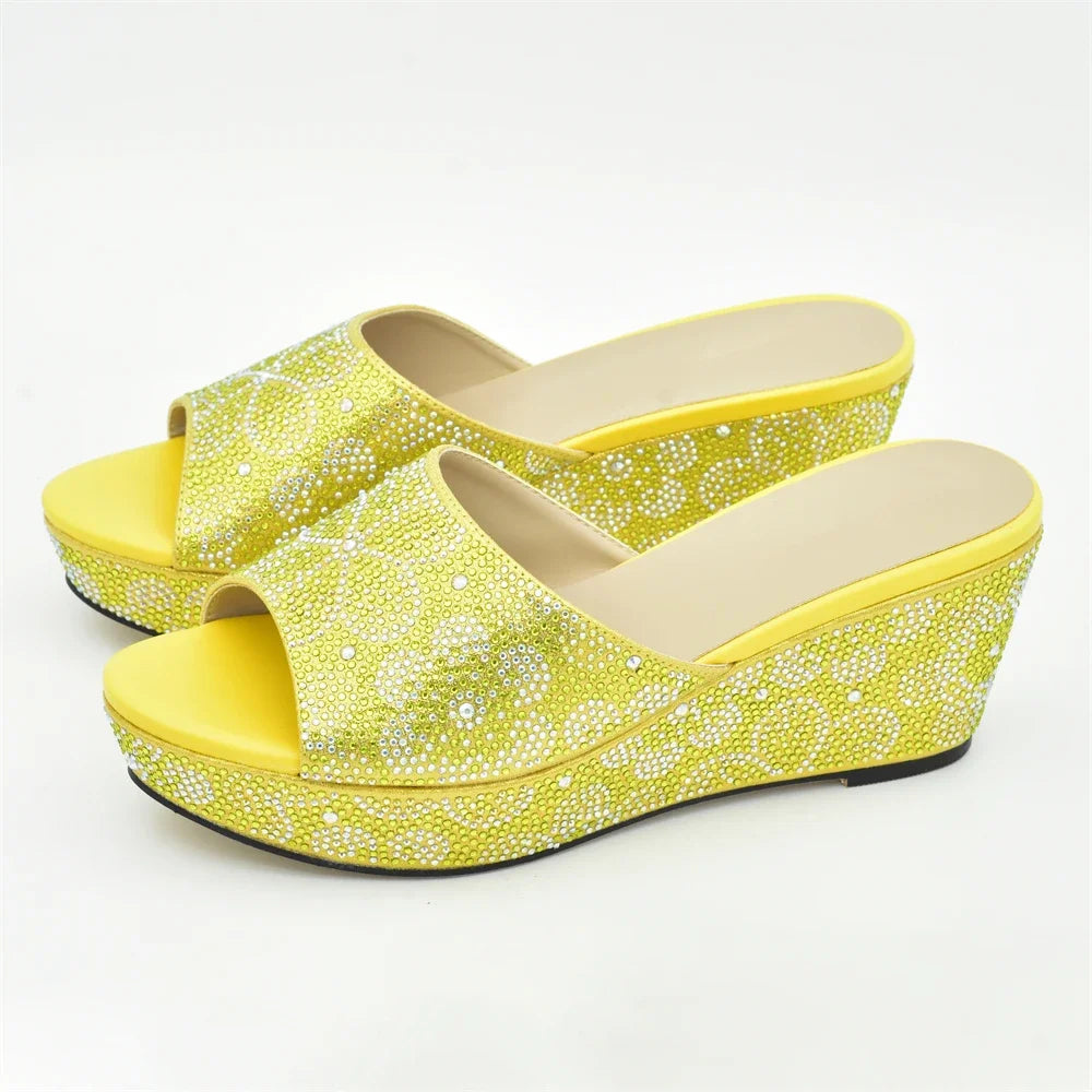 Classics Design Nigerian Women Shoes Matching Bag Set with Shinning Crystal Wedges Shoes for Women Italian Women Party Pumps