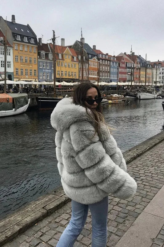 Fashion Winter Women Imitation Fox Fur Jacket Hooded Loose Long Sleeves Female Eco Fur Coat Patchwork Plush Thick Lady Fur Coat