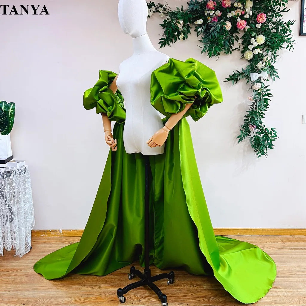 Red  Mikado Satin Long Wedding Cape Puffy Short Sleeves Court Tain Evening Cape Outfit Coat For Women Costume DJ199