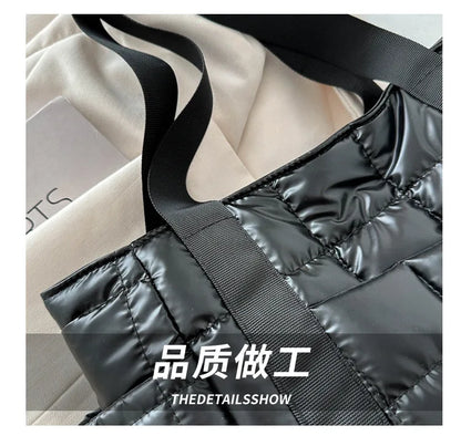 Space Padded Women Shoulder Bags For Winter 2025 Large Capacity Black Handbags Designer Nylon Cotton Warm Tote Solid