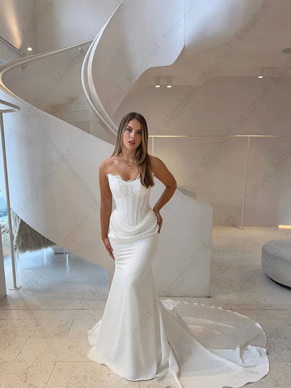 Mermaid Wedding Dresses Strapless Sleeveless Satin Bride Dress with Lace Pleat Beach White Bridal Gown for Reception Customized