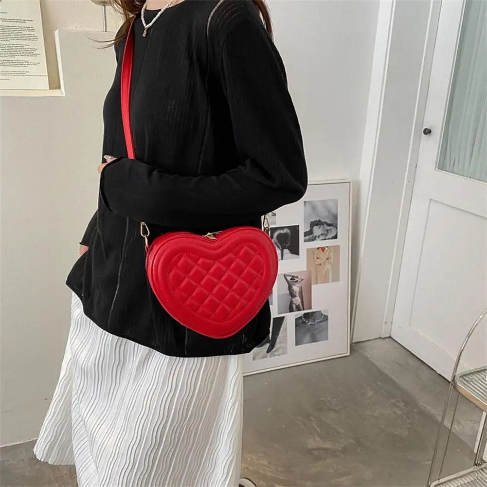 Luxury Love Shaped Shoulder Bag Small Handbags Designer Crossbody Bags Women Sling Purse Red Peach Heart Phone Bag Shoulder Bag
