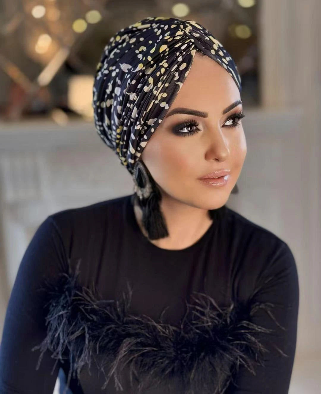 1PCS Women Headscarf French Retro Style Light Luxury Patterned Headscarf Matching Exudes Temperament