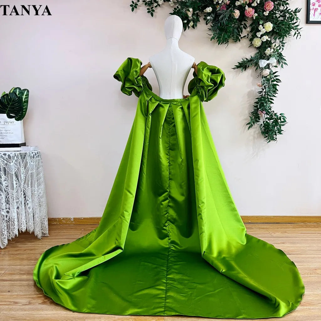 Red  Mikado Satin Long Wedding Cape Puffy Short Sleeves Court Tain Evening Cape Outfit Coat For Women Costume DJ199