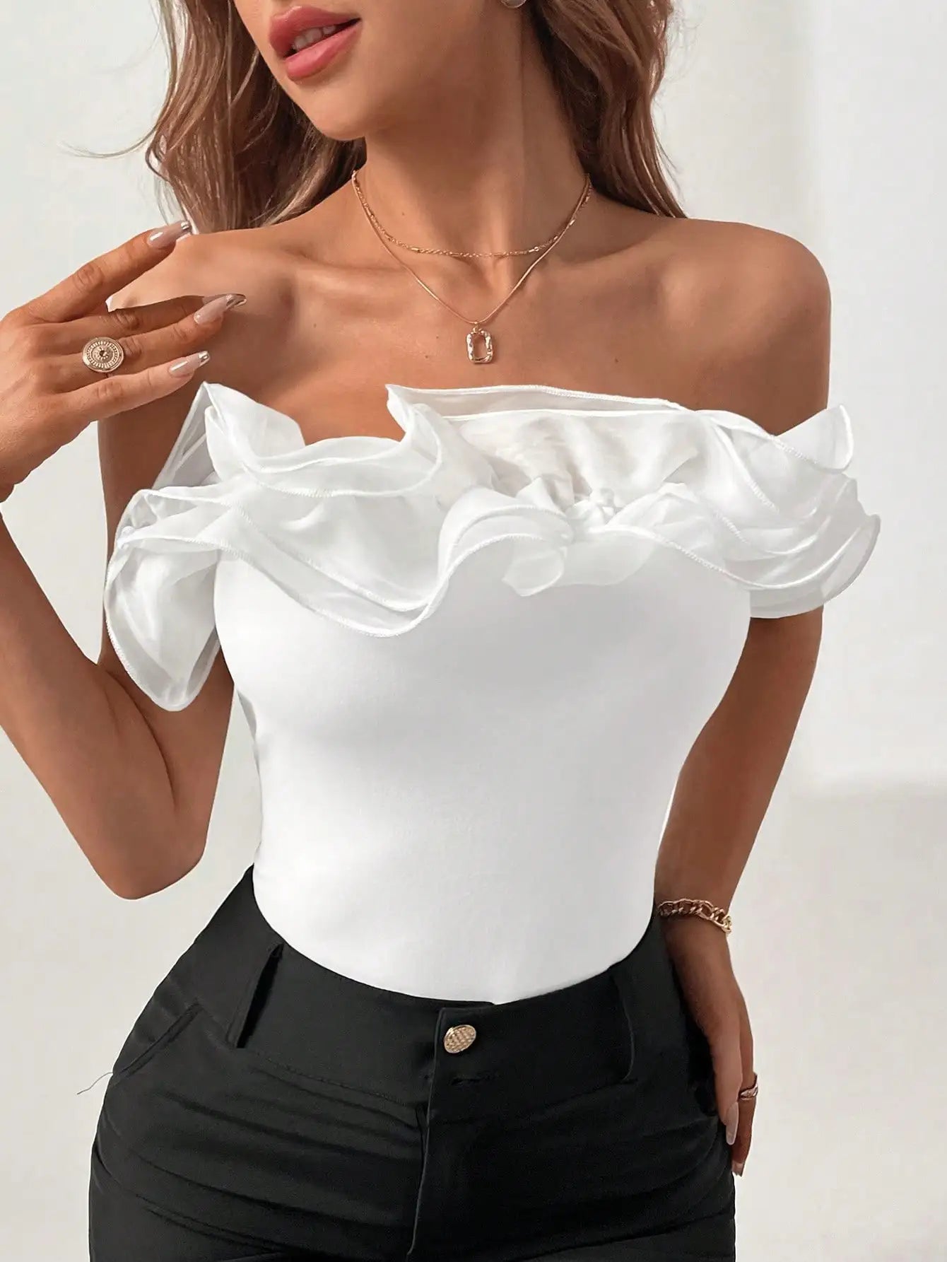 White Niche Does Not Hit a Unique Chic Short One-piece Strapless Top for Spice Girls to Wear Outside