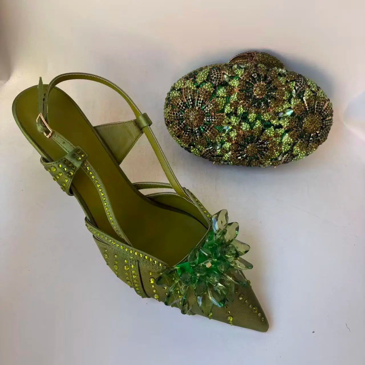 Insightlink Latest Shoes Women Luxury Rhinestone Crystal Pumps 2024 New Fashion Slippers Sandals Party Low Heels Elegant Italian