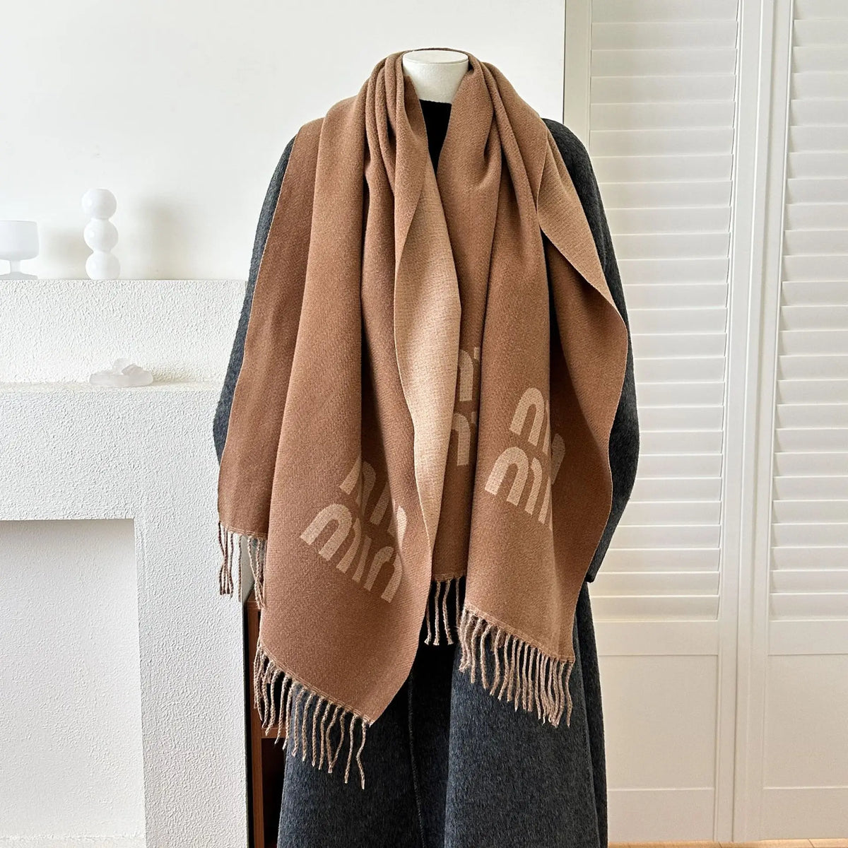 Women's  2025 Brand New Winter Thick Warm Cashmere Pashmina Wrap Scarf Fashion Travel Scarves With Tassel Daily Neck Wear