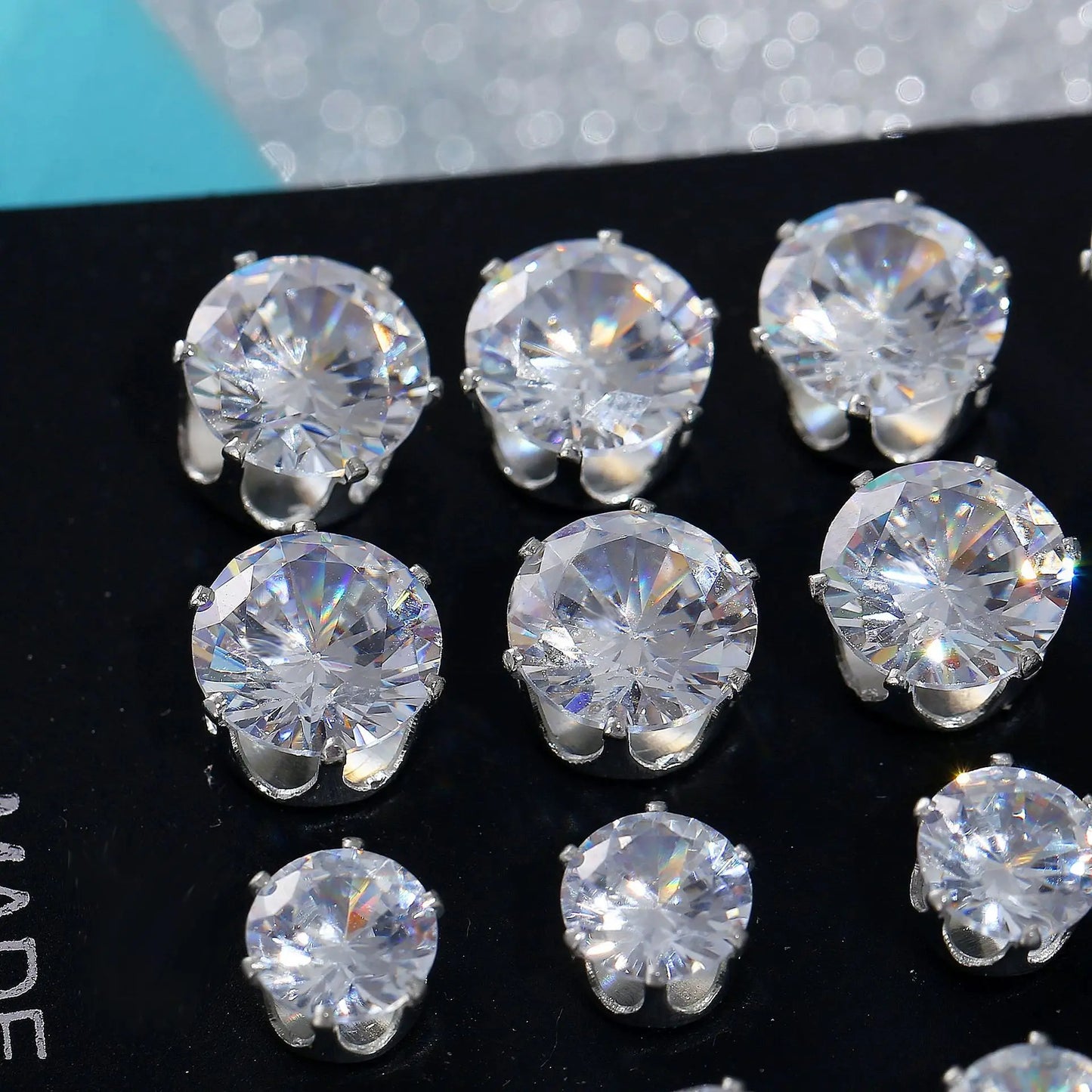 12 Pairs Of Stud Earrings Set Inlaid Round Zircon Elegant Ear Piercing Jewelry Decoration Party Favors for Men Women Daily Wear