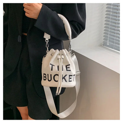 New Fashion Women's Bucket Bag Trend Brand Personality Plush Shoulder Bag High-end Elegant Crossbody Bag Designer Luxury Handbag