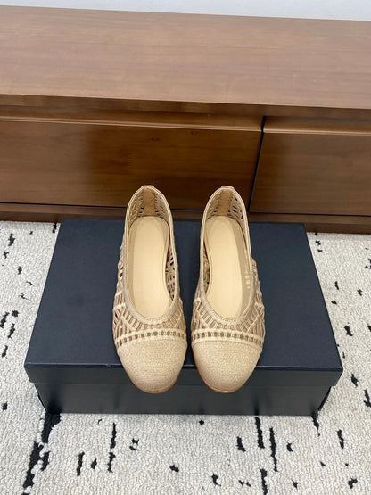 Luxury Brand Casual Flats Women's Fashion Slip-on Casual Shoes Hand-woven Versatile Flats Retro Casual Shoes Woven Cutout Design