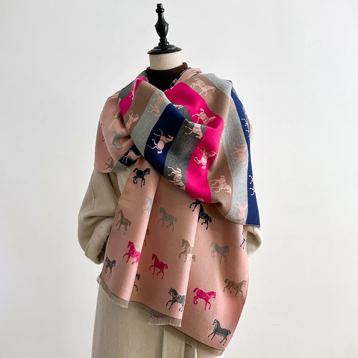 Latest Design Elegance Horse Print Scarve Pashmina Soft Warm Fringe Pashmina Shawl Winter Coldproof Windproof Blanket Scraf