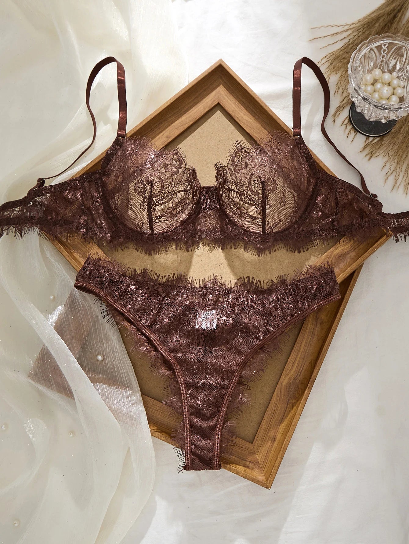 Ladies' Basic Style Thin Lace Bra And Panty Set Seamless Single Layer Eyelet Underwear Comfortable Intimate Apparel