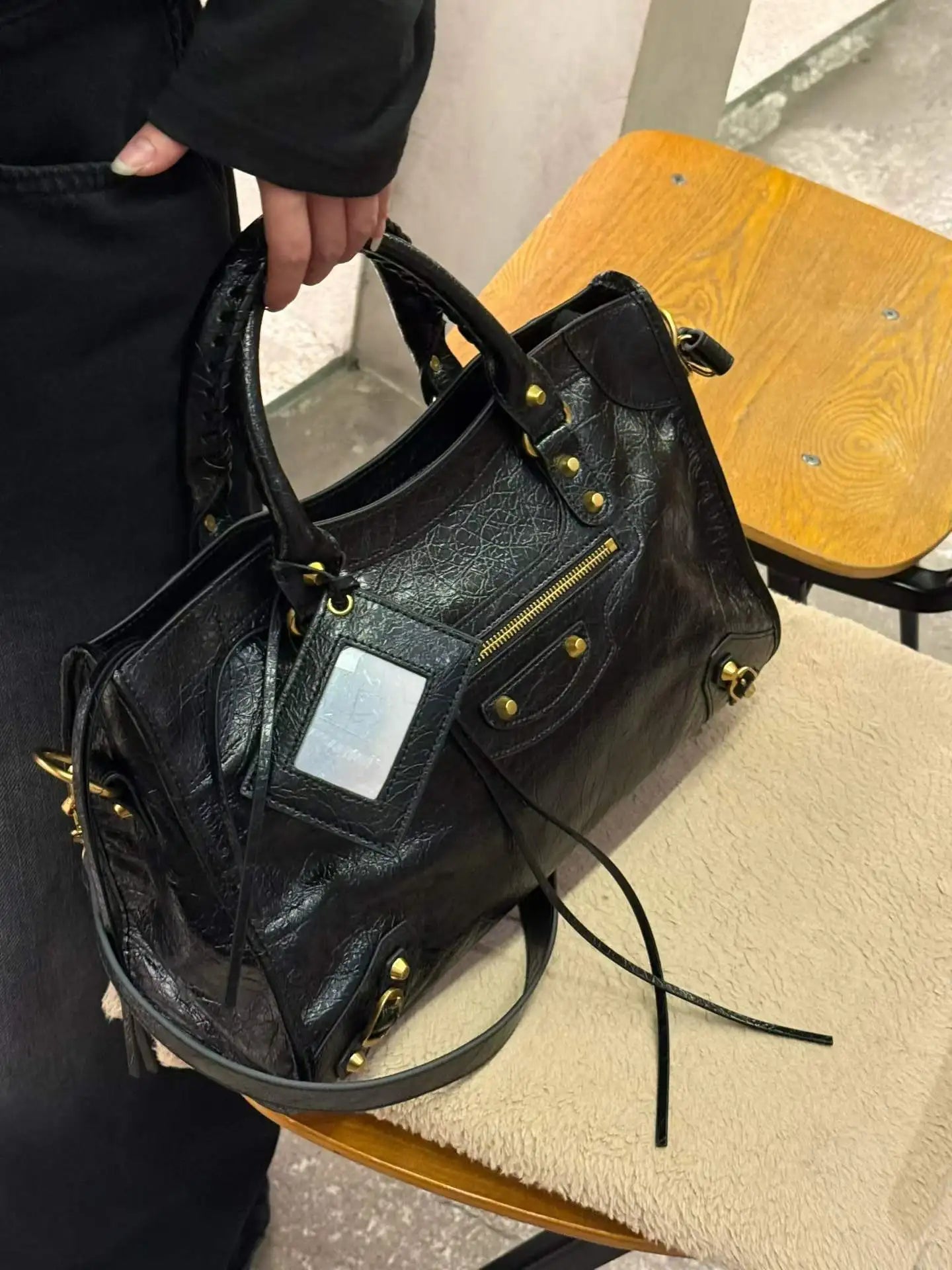 2026 Luxury Design Le City Rivet Motorcycle Bag Leather Leather Leather Handheld Women's Bag Trendy Fashion Single Shoulder Diag