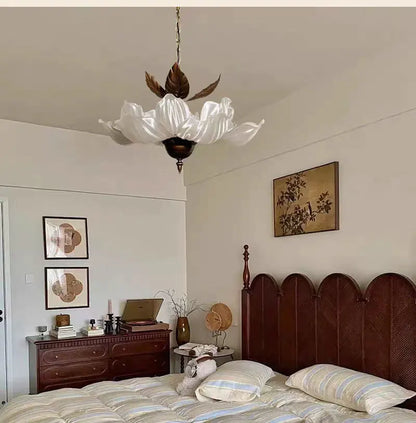  Flower Petal Pendant Light Medieval Style Chandelier Retro Tricolor Lights Interior Restaurant Living Room Bedroom Lighting