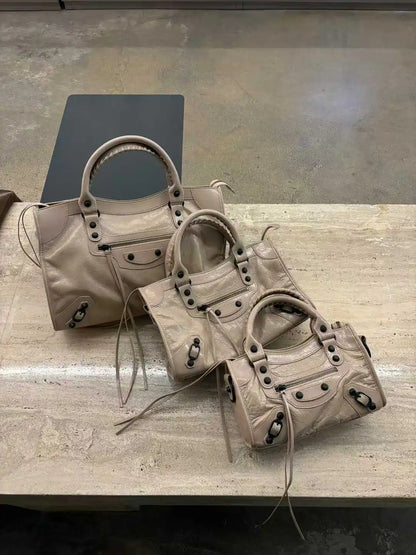2026 Luxury Design Le City Rivet Motorcycle Bag Leather Leather Leather Handheld Women's Bag Trendy Fashion Single Shoulder Diag
