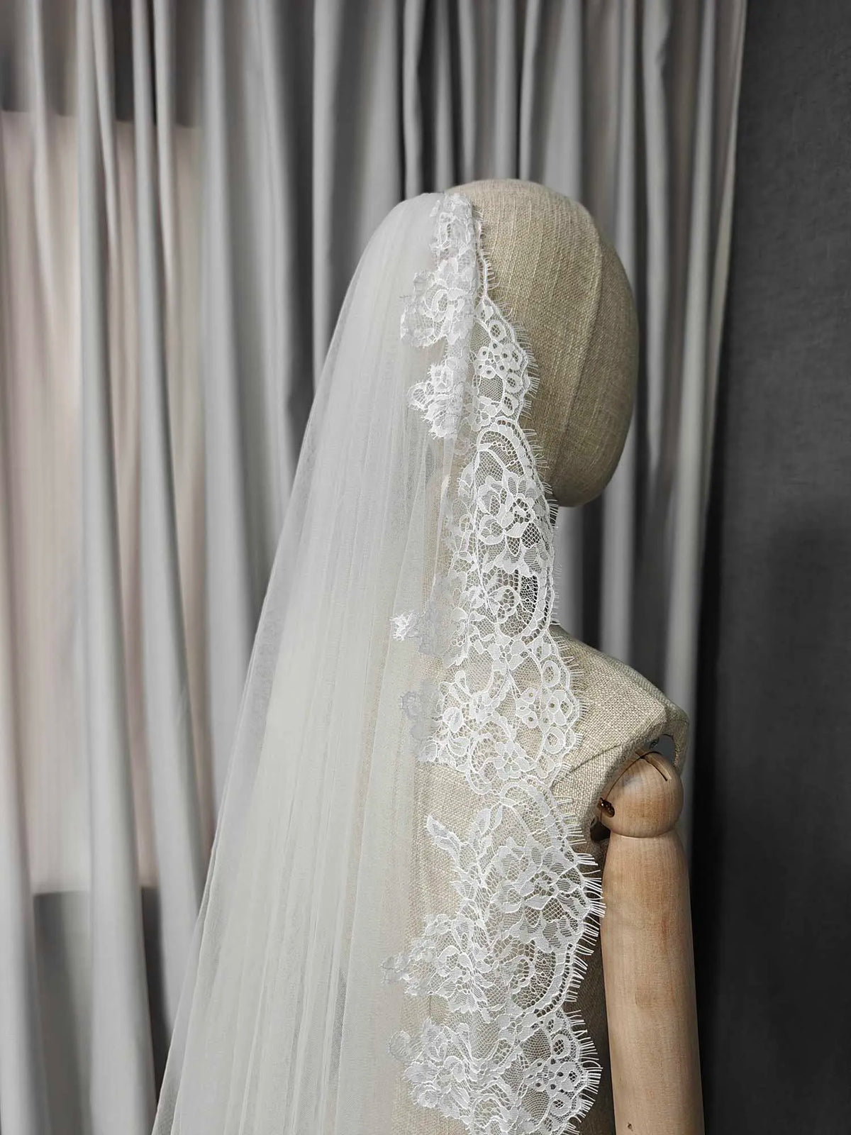 Customized Eyelash Lace Veil, 2m/2.5m/3m Wedding Veil with Comb, 1.5m Width Ivory Bridal Veil with Eyelash Lace