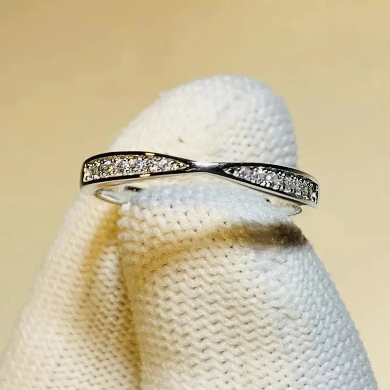 Huitan Wedding Band Eternity Rings Women Brilliant Round Zirconia Luxury Engagement Rings Thin Elegant Female Jewelry Drop Ship