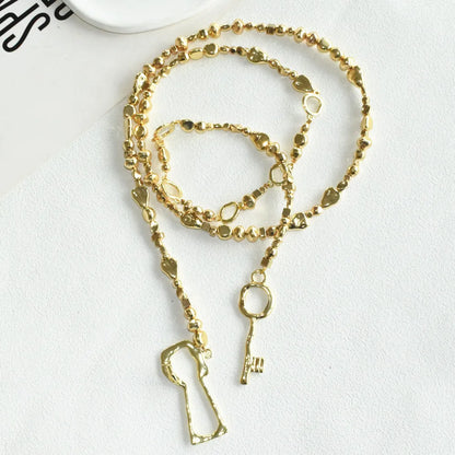 Exggerated Gold-plated Plastic Beads Chain With  Alloy Key Lock Necklace For Women Jewelry Fashion Show Model Waist Accessory