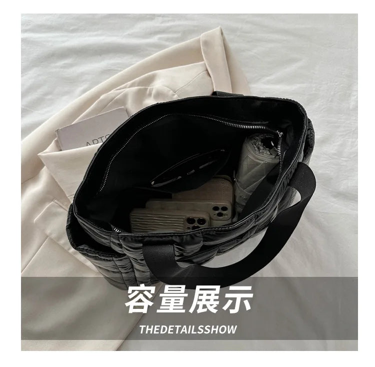 Space Padded Women Shoulder Bags For Winter 2025 Large Capacity Black Handbags Designer Nylon Cotton Warm Tote Solid