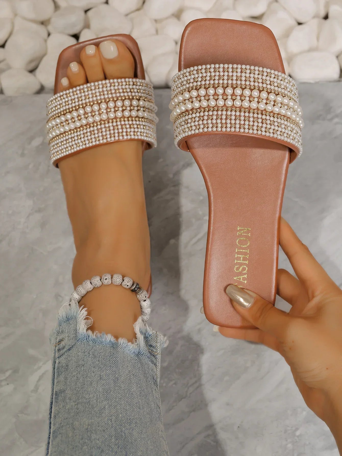 Women's Flat Bottom Sandals 2025 Summer New Style Beaded Rhinestone Shoes Womens Outdoor Fashion Slippers