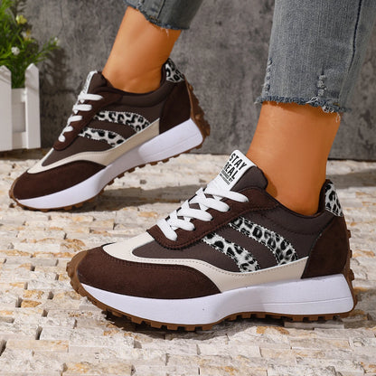 2026 Spring Women Sneakers New Luxury Flat Slip on Sneakers Women Trend Comfortable Lightweight Outdoor Designer Shoes for Women